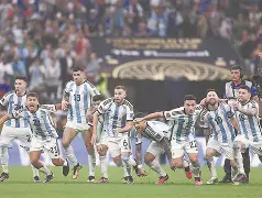 意大利杯加时末段再迎强敌；克里夫兰骑士外线爆发；主帅态度——气氛紧张；医务组通报恢复